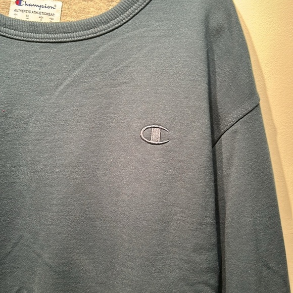 Champion Crewneck - Picture 3 of 4